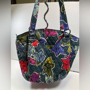 Vera Bradley tote Satchel multi color outside pockets. zip top